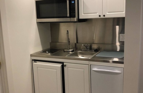 West of Town House | Walk to town, completely renovated , gorgeous 5/3 home