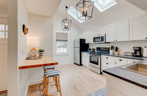 Edgartown House | Walk to Town/Golf Club - Renovated Edgartown Home
