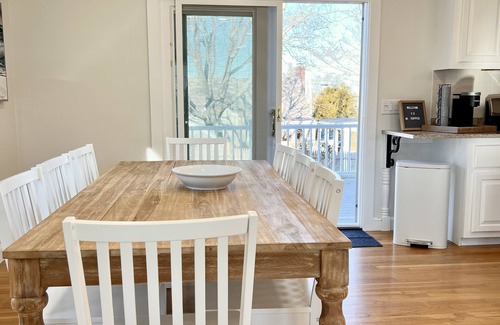 Sandwich House | Walk to Town Neck Beach! All linens included & booking for 2025! New amenities!
