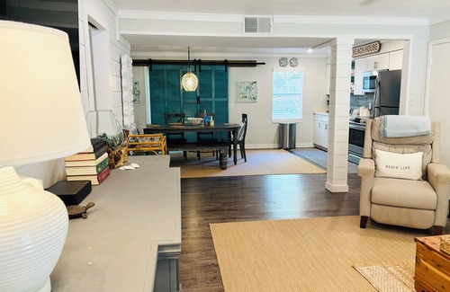 Demere Park Condo | ☀️Walk to Village —Beach is less than 1 mile