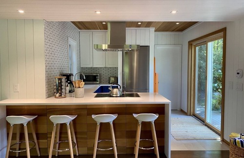 East Hampton North House | Walk to village East Hampton home - hidden from busy main town area and roads.