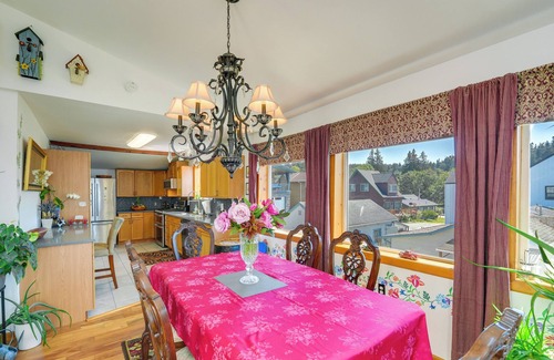 Camano Island House | Walk to Water: Camano Home w/Ocean-View Deck