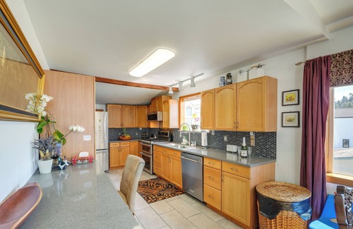 Camano Island House | Walk to Water: Camano Home w/Ocean-View Deck