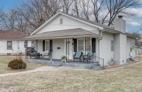 Nevada House | Walkable and Updated Nevada Home Family Friendly!