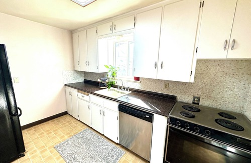 Barths Apartment | Walkable, bright 2BR charmer in the heart of Wheat Ridge near Lo-Hi