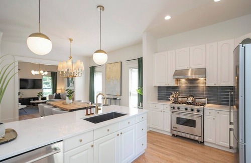 Historic Edgefield House | Walkable Group Nash Retreat