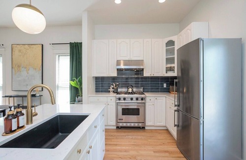Historic Edgefield House | Walkable Group Nash Retreat