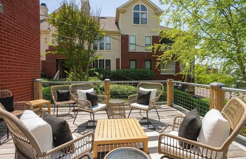 Historic Edgefield House | Walkable Group Nash Retreat