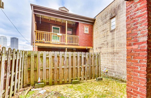 South Side Slopes Apartment | Walkable Studio in the Heart of Pittsburgh!
