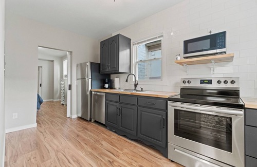 West Central House | Walkable to Downtown FW & Electric Works!