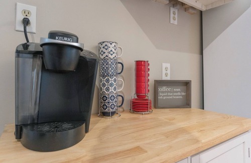 West Central House | Walkable to Downtown! Home for 7!