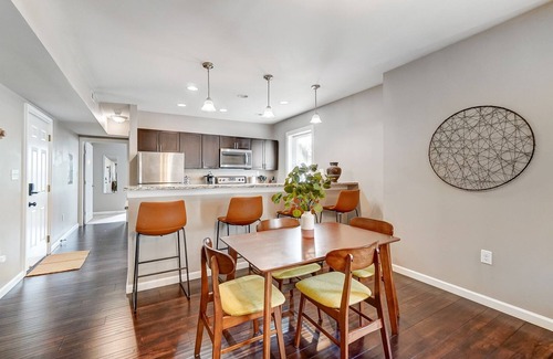 Oakley Apartment | Walkable to Oakley Square-Newly Renovated-King Bed