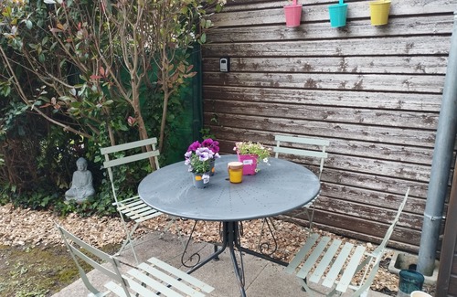 Saint-Marc-sur-Mer Apartment | Walking distance to the beach and shops. In the peace and greenery!