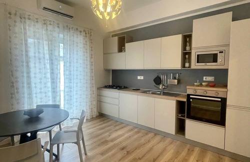 Arenella Apartment | Walking distance from Vomero, metro within walking distance in area full of clubs.