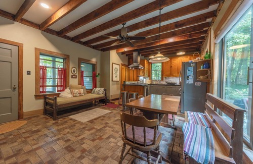 Fennville House | Walking distance to Lake Michigan! Cozy Cottage