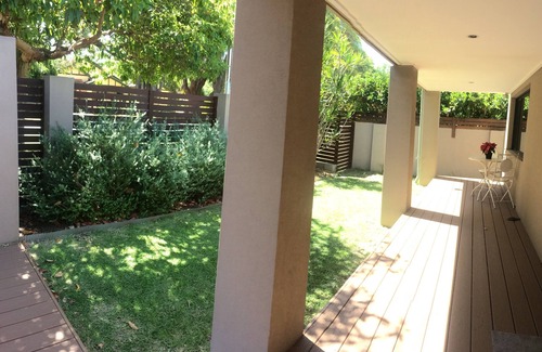 Nedlands Apartment | Walking distance to SCGH, Hollywood and Perth Childrens Hospital