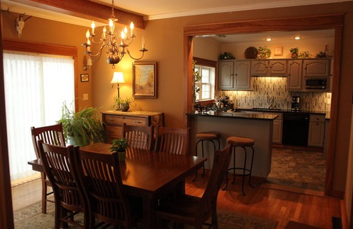 Marquette Apartment | Walking distance to shopping, dining, and brew pubs. Nearby NMU and hospital