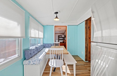 Rockaway Beach House | Walking distance to Lake Taneycomo!