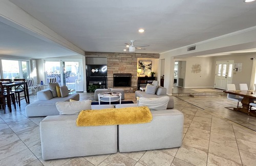 Paradise Valley House | Wall Street Journal Featured 6 Bed - 5 Bath Lux Villa