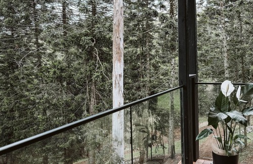 North Maleny House | Wallaby House - Family House in Private Parkland Setting with Lake View
