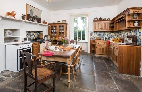 Glentress Villa | Wallace House - Nine Bedroom Villa, Sleeps 18