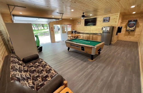 Briggsville Cottage | Walleye Waters Cottage-Pet friendly Cozy Cottages & Cabins 9 miles to Wis Dells!
