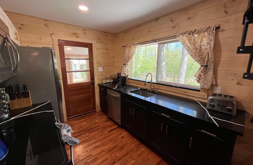 Hawley Cabin | Wally's Cabin |New|Hot Tub|Kayaks|Firepit|Central