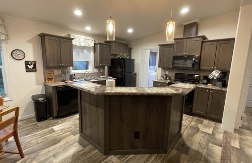 Sextonville House | Walnut Getaway Relaxing Country Getaway