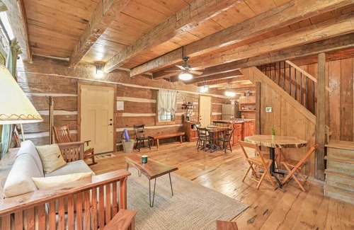 Glenford Cabin | Walnut Lodge Cabin-Private Oasis