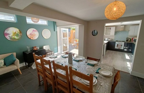 Margate Cottage | Walpole FRONT House: sleeps 13 people in 5 bedrooms