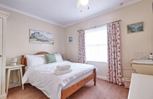 Walton on the Naze Apartment | Walton Beach Holiday Lets
