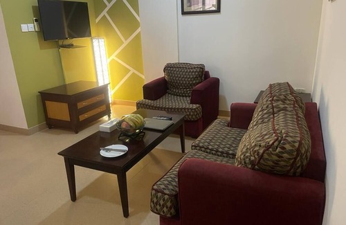 Al Khuwair Apartment | Wanasa Continental Hotel