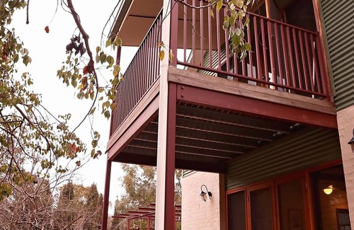 Oura Villa | Wandayali Creek Guesthouse ~ a cosy farmstay just 25 mins to Wagga Wagga