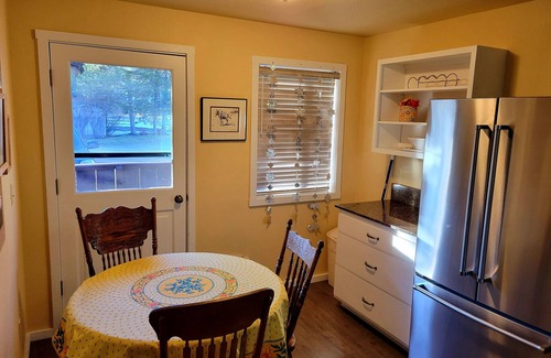 Warm Springs House | Wanderer Way Home - Cozy Alpine Gem, Minutes From Downtown & Pet Friendly