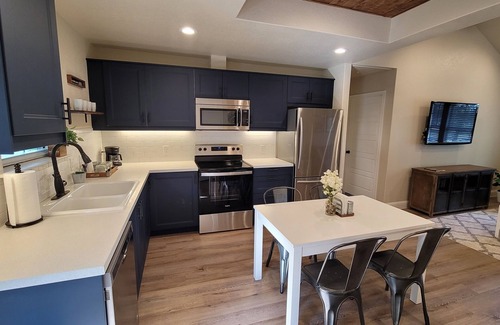 Boerne House | "Wanna see some DEER? Our Clean and Peaceful Guesthouse!