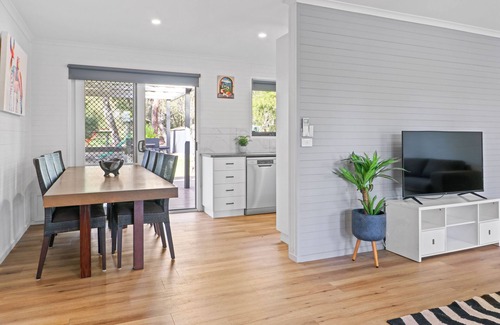 Jamieson House | Wararipa - located just a stone's throw away from the breathtaking Lake Eildon.