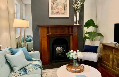 Fremantle House | Warders Cottage: Iconic Cottage in the Heart of Freo