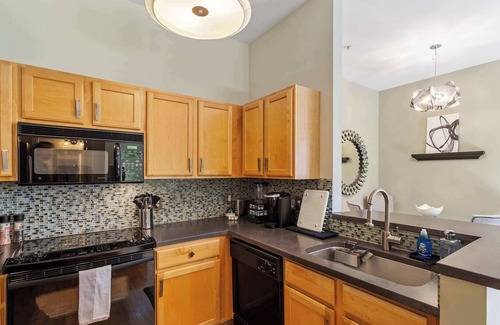 Glenwood South Condo | Warehouse District Modern Condo with Private Garage
