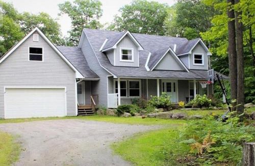 Muskoka Lakes Villa | Wares Muskoka Lakes Estate