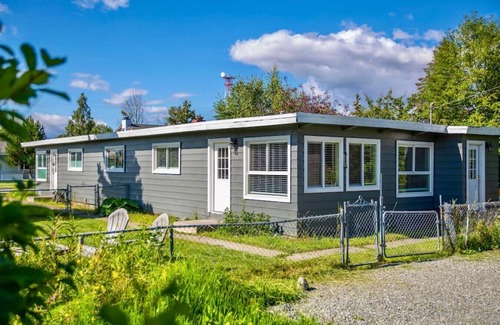 Government Hill House | Warm 3B w/Yard | 2 min to Downtown
