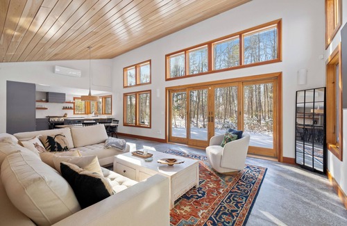 Cape Porpoise House | Warm and Contemporary Cape Porpoise Retreat