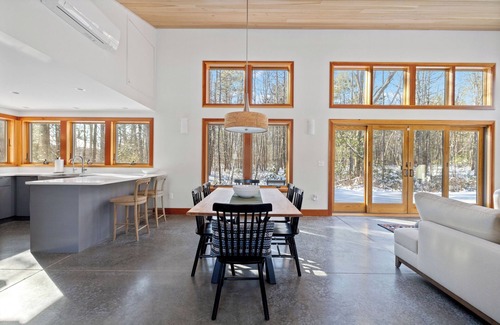 Cape Porpoise House | Warm and Contemporary Cape Porpoise Retreat