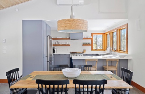 Cape Porpoise House | Warm and Contemporary Cape Porpoise Retreat