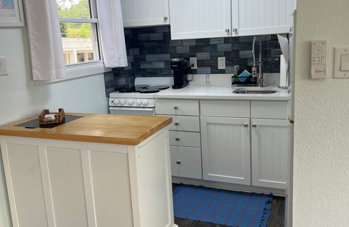 Hot Springs Condo | Warm and Cozy condo with an amazing view of Lake Hamilton - remodeled 5/23/25