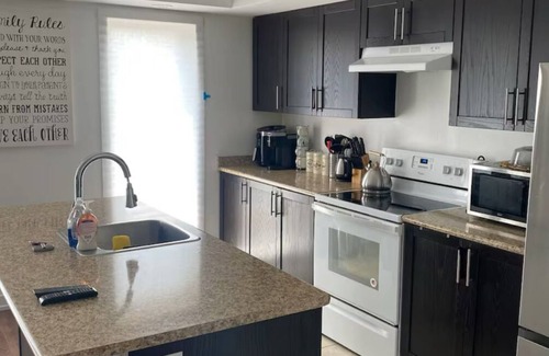 Markham House | Warm Comfort Home, away from Home!n.only minutes away from the downtown