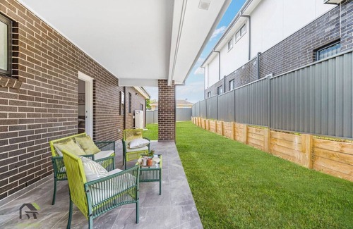 Airds House | Warm&cozy 5 Bedrooms at Airds