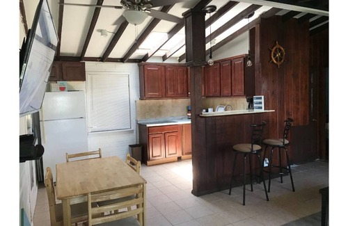 Hawks Park House | Warm & Cozy Cottage at New Smyrna Beach