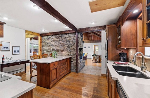 Champion Cabin | Warm Historic Mountain Cabin.