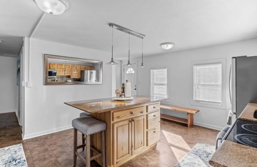 South Burlington Apartment | Warm & Welcoming 5BR Home