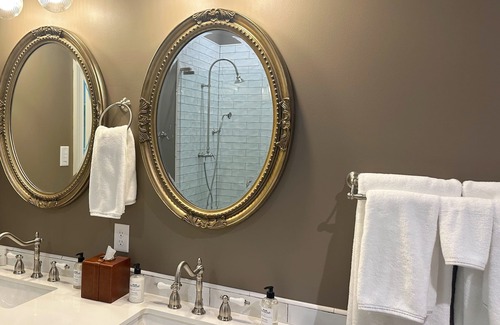 Severn Hotel | Warner Hall